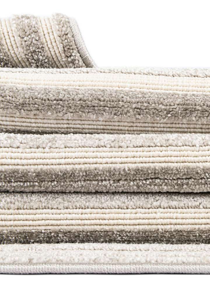 5' x 5' Easy-Clean Sabrina Soto Indoor / Outdoor Round Rug