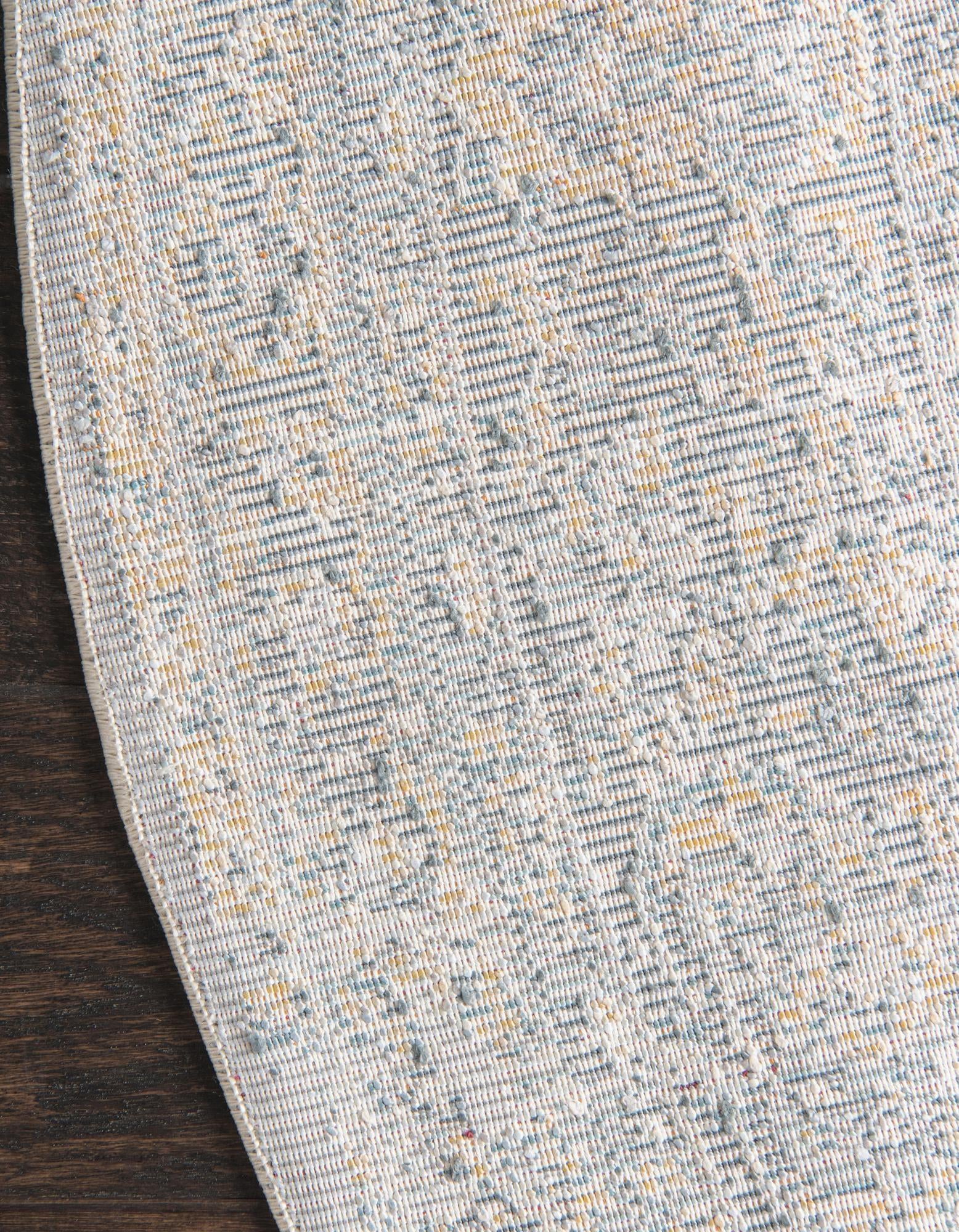 5' 5 x 5' 5 Santiago Round Rug