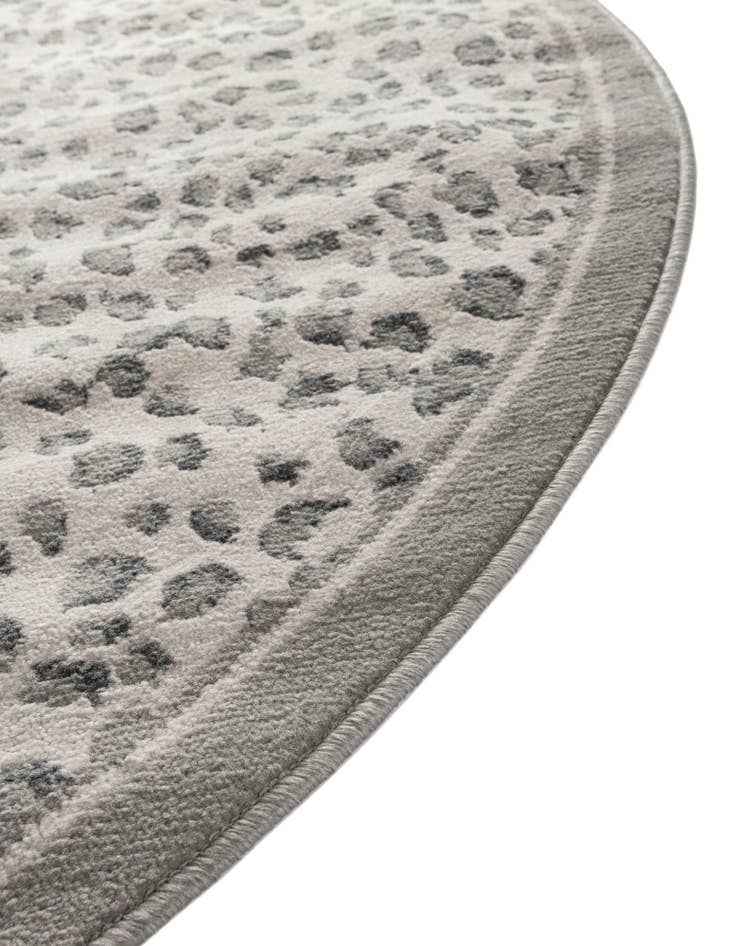 Detail image of 5' x 5' Savannah Round Rug