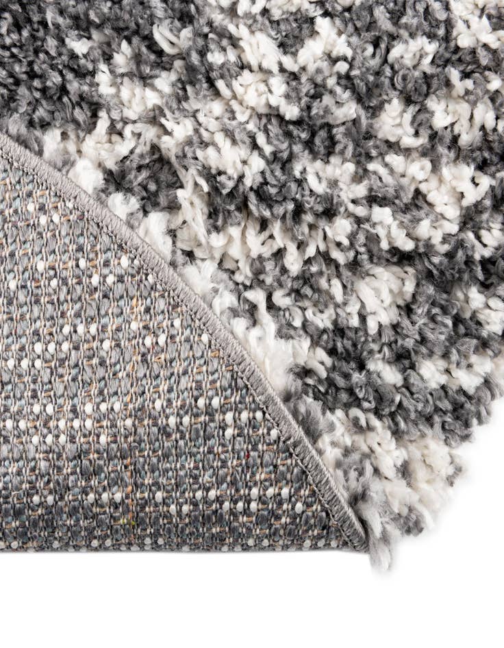 Detail image of 7' x 7' Serenity Shag Round Rug