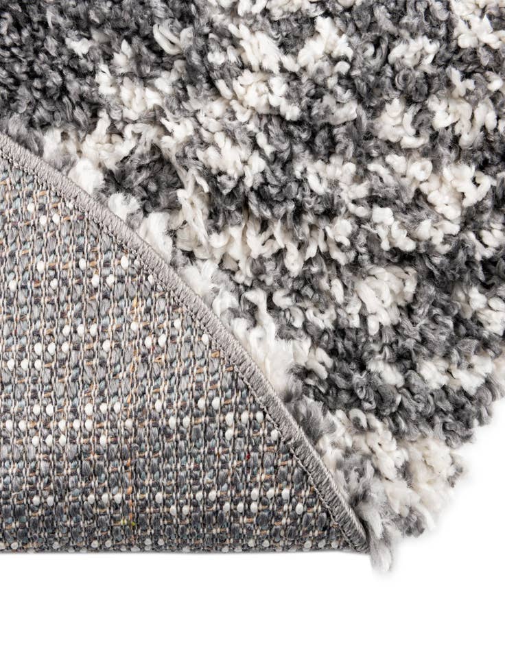 Detail image of 5' 3 x 5' 3 Serenity Shag Round Rug