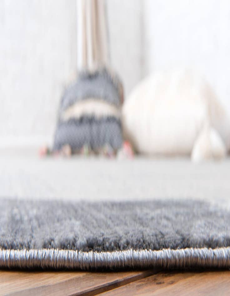 Detail image of 8' x 8' Solaris Round Rug