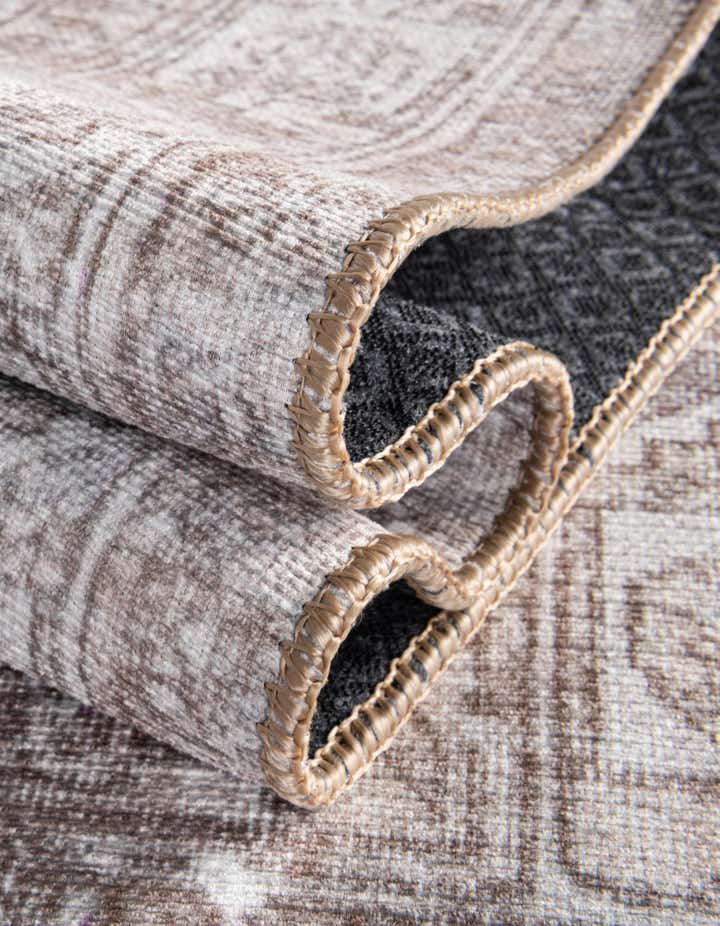 7' 7 x 7' 7 Washable Timeless Round Rug