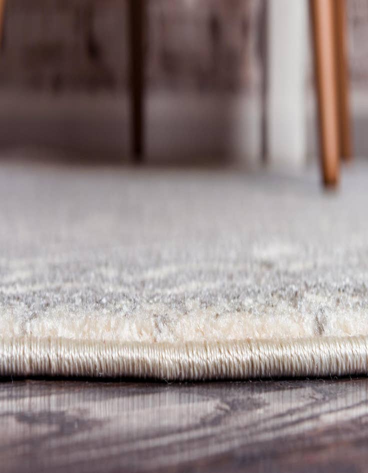 Detail image of 8' x 8' Titania Round Rug