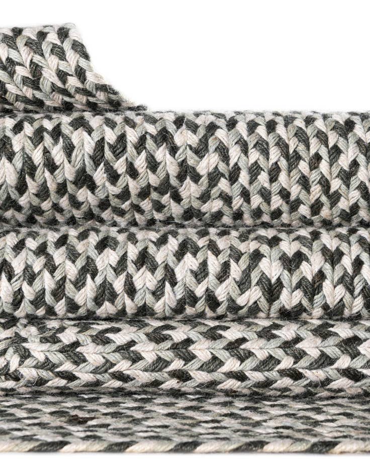 Detail image of 4' 1 x 4' 1 Handmade Tweed Braided Jute Round Rug