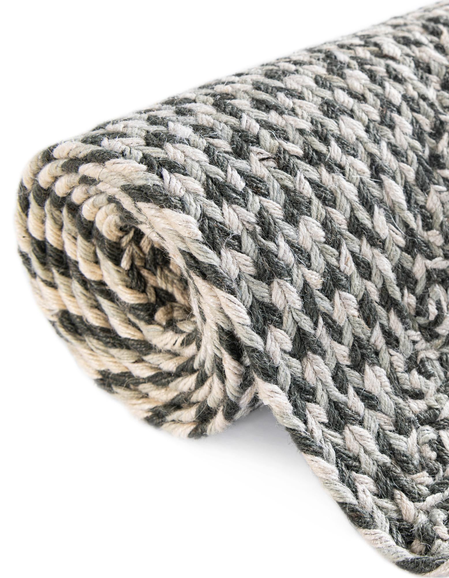 7' 10 x 7' 10 Handmade Tweed Braided Jute Round Rug