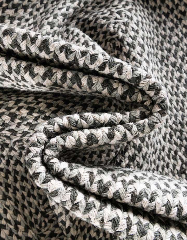 7' 10 x 7' 10 Handmade Tweed Braided Jute Round Rug