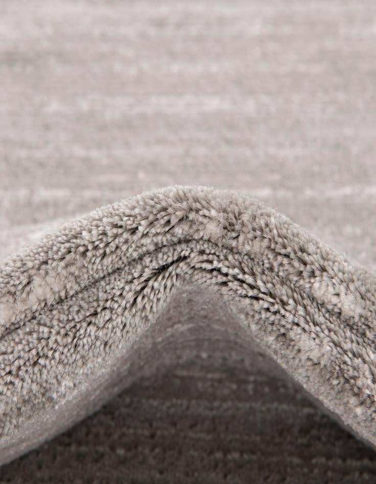 Detail image of 5' 3 x 5' 3 Uptown Madison Avenue Round Rug