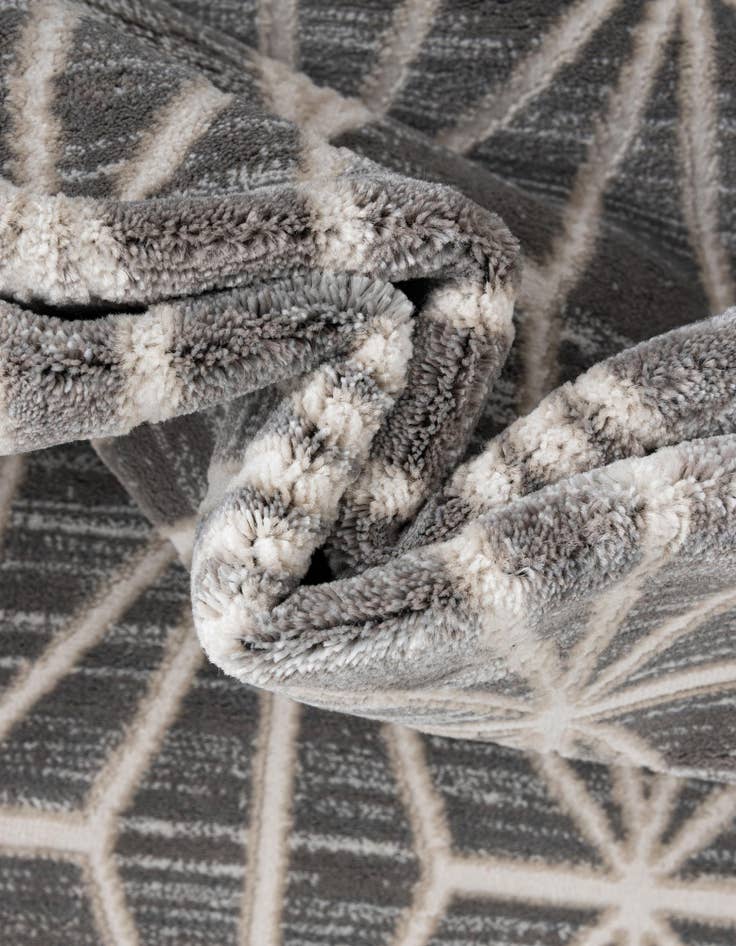 Detail image of Jill Zarin 3' 3 x 3' 3 Uptown Fifth Avenue Round Rug