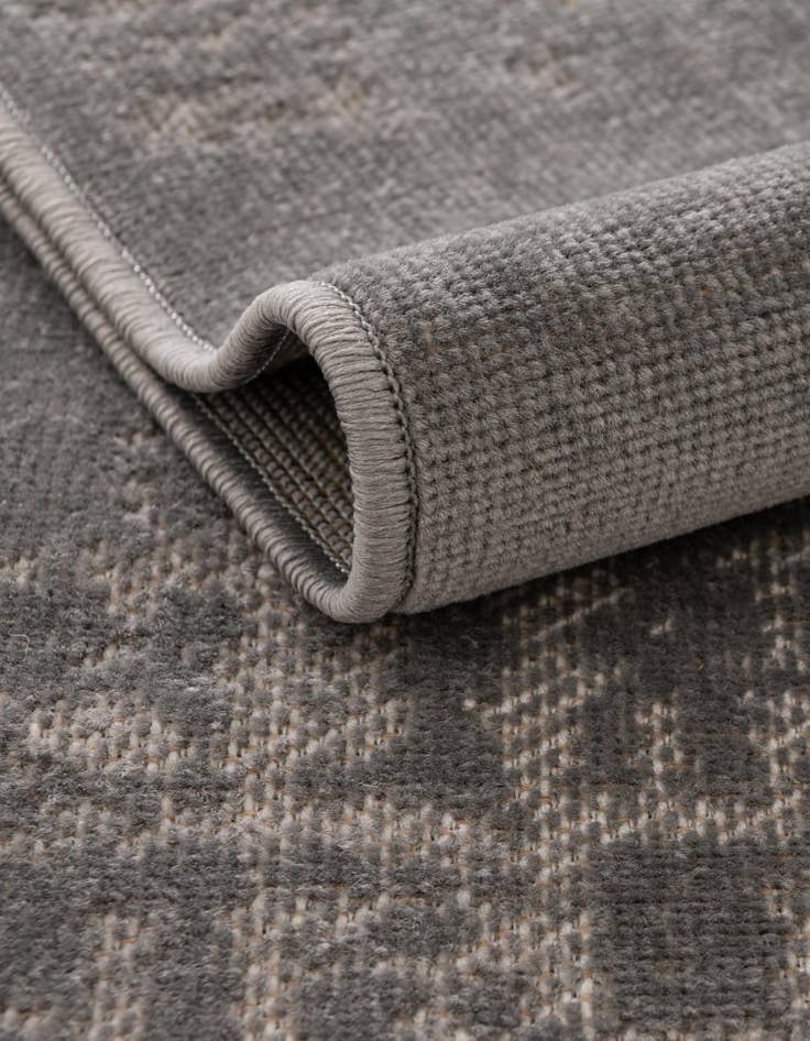 Detail image of 5' 3 x 5' 3 Valencia Round Rug