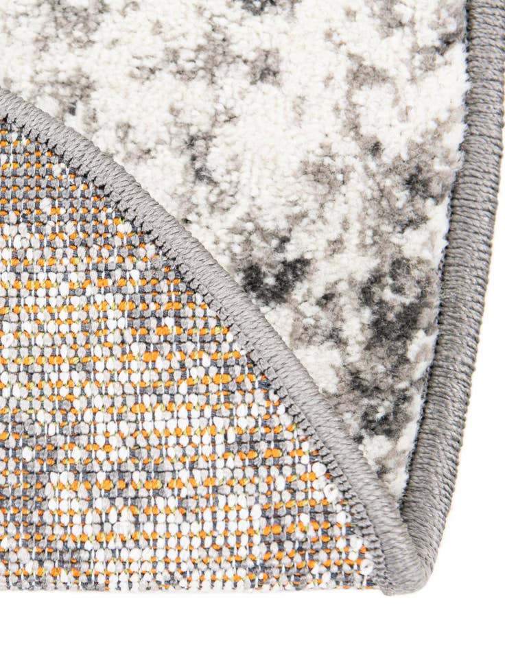 Detail image of 4' x 4' Veneto Round Rug