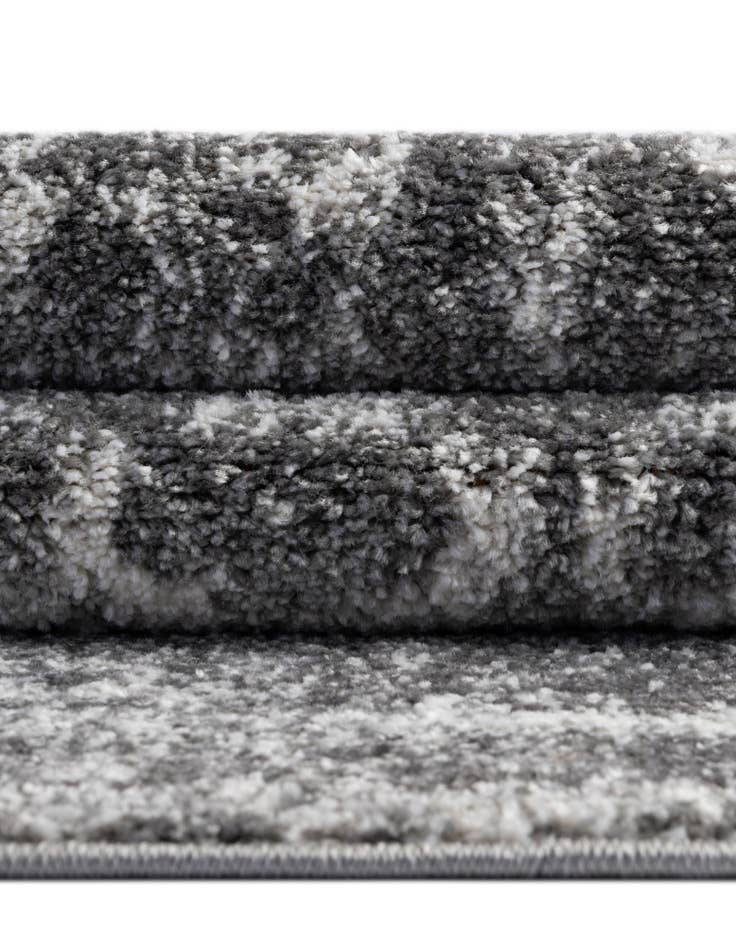 Detail image of 4' x 4' Veneto Round Rug