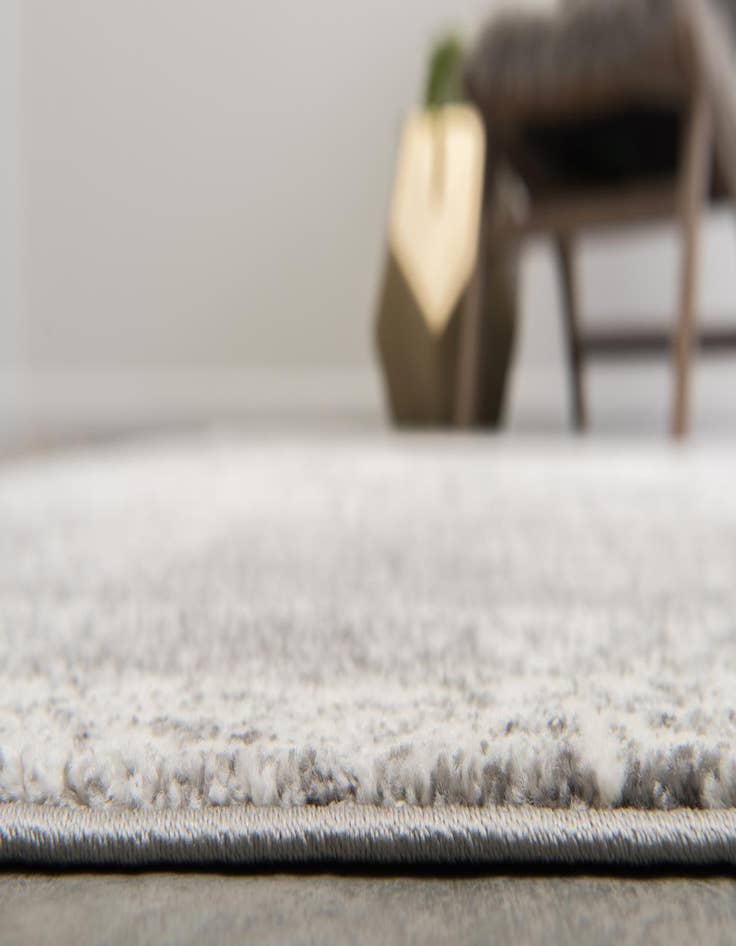 Detail image of 4' x 4' Venice Round Rug