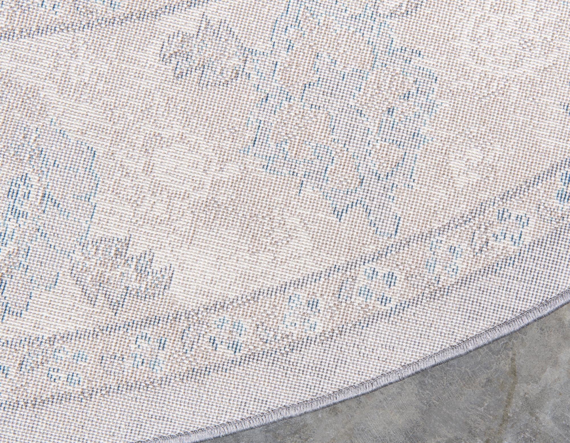 5' x 5' Vienna Round Rug