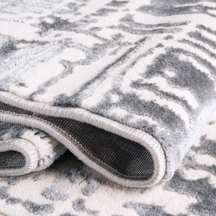 Detail image of 4' x 4' Vince Camuto Round Rug