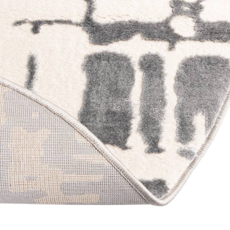 Detail image of 4' x 4' Vince Camuto Round Rug