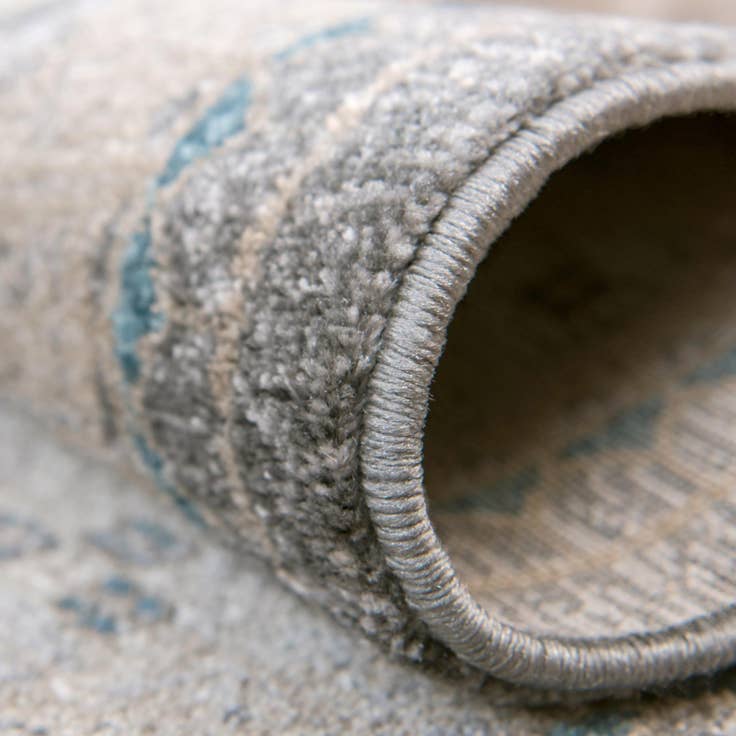 Detail image of 8' x 8' Viola Round Rug