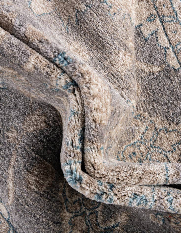 Detail image of 6' x 6' Viola Round Rug