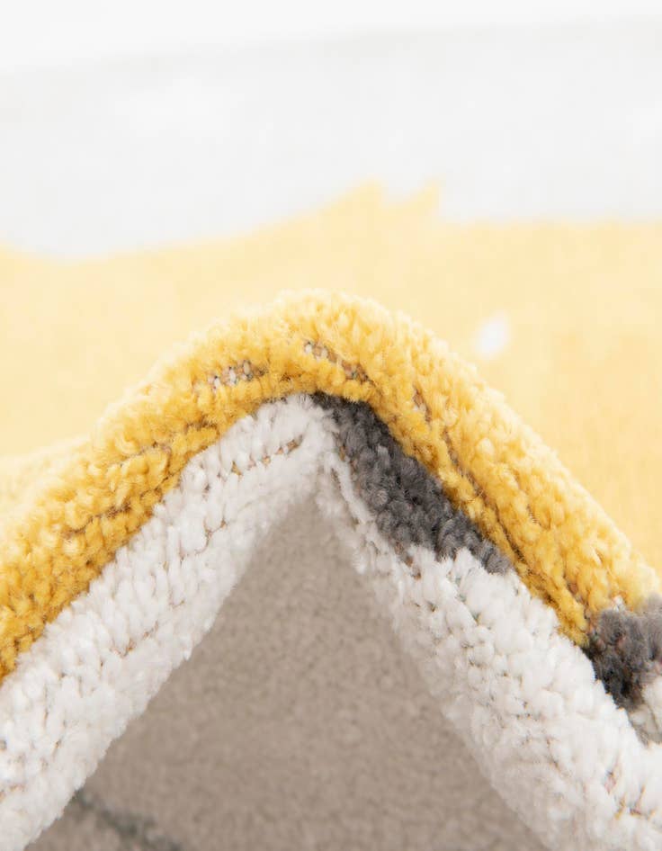 Detail image of 7' 10 x 7' 10 Fox Whimsy Kids Round Rug