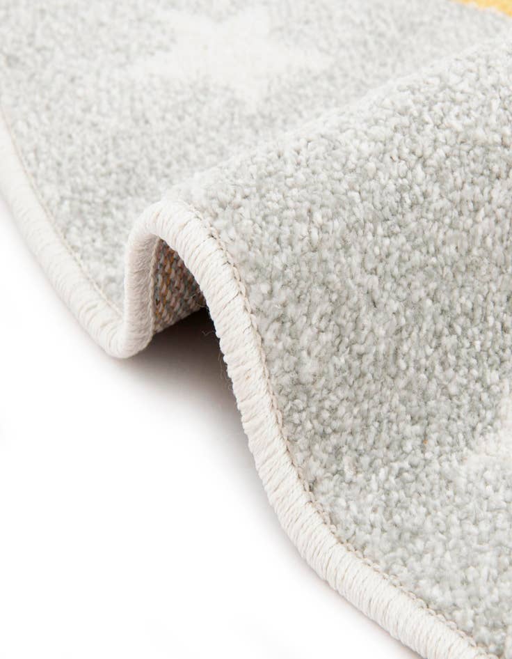 Detail image of 7' 10 x 7' 10 Fox Whimsy Kids Round Rug