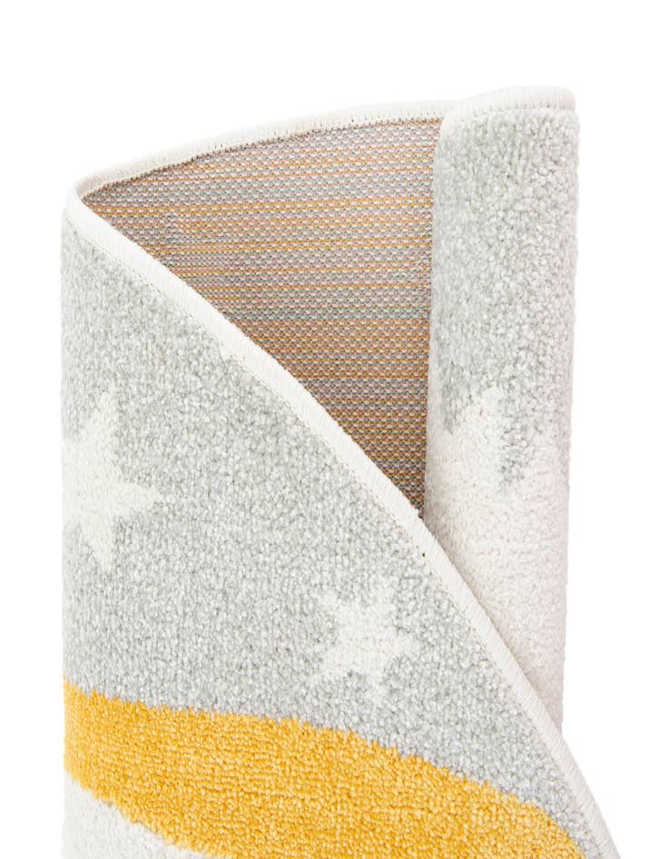 Detail image of 7' 10 x 7' 10 Fox Whimsy Kids Round Rug