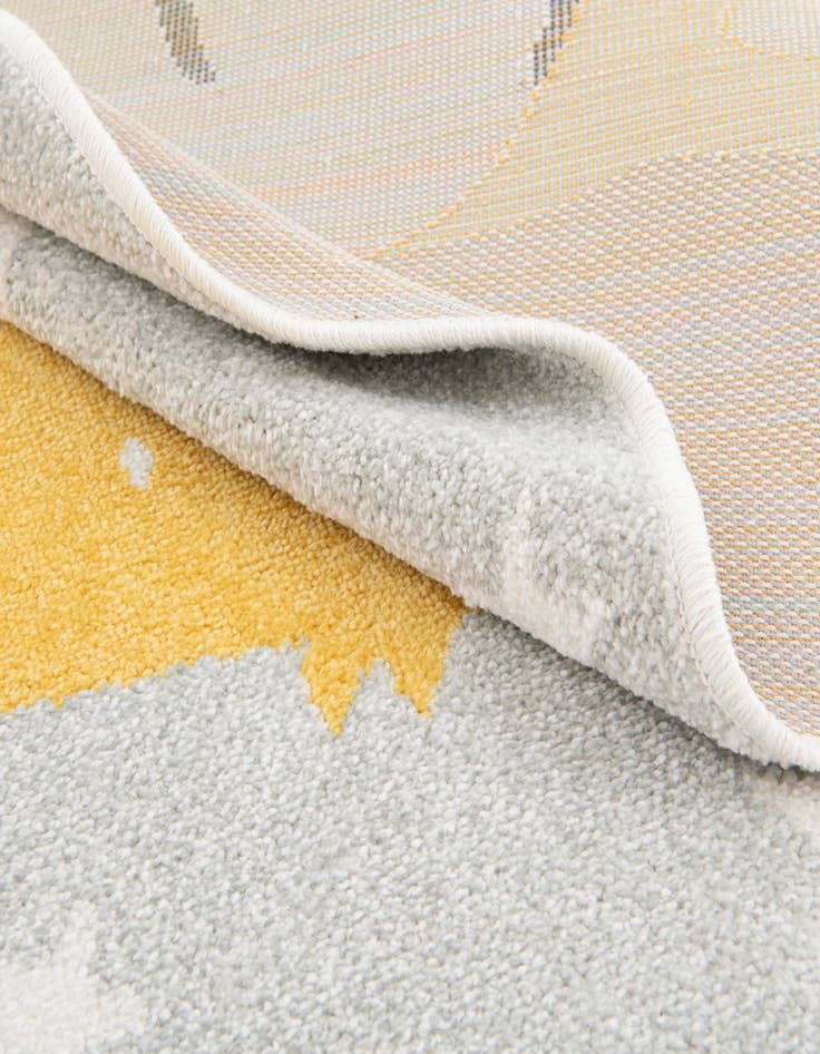 Detail image of 7' 10 x 7' 10 Fox Whimsy Kids Round Rug