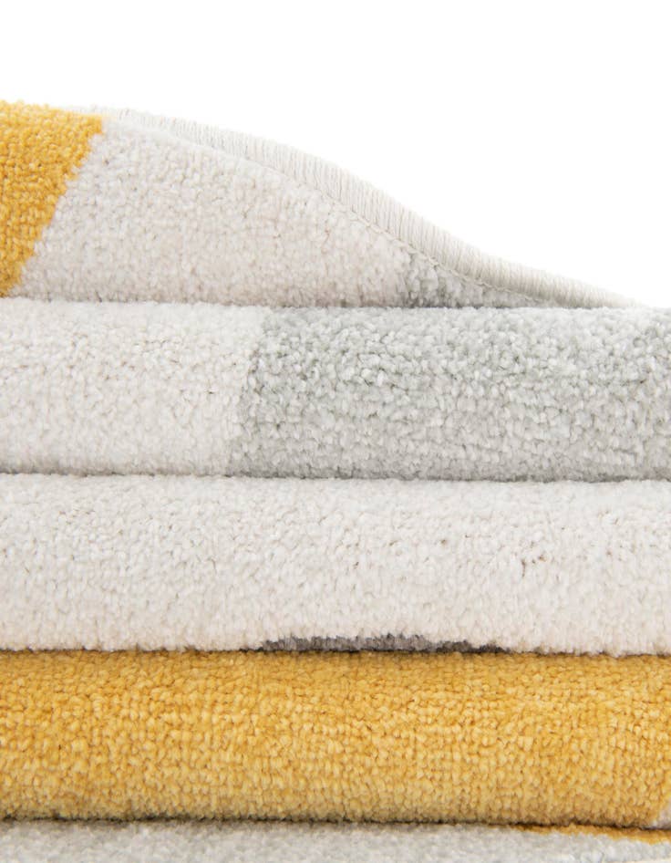 Detail image of 7' 10 x 7' 10 Fox Whimsy Kids Round Rug