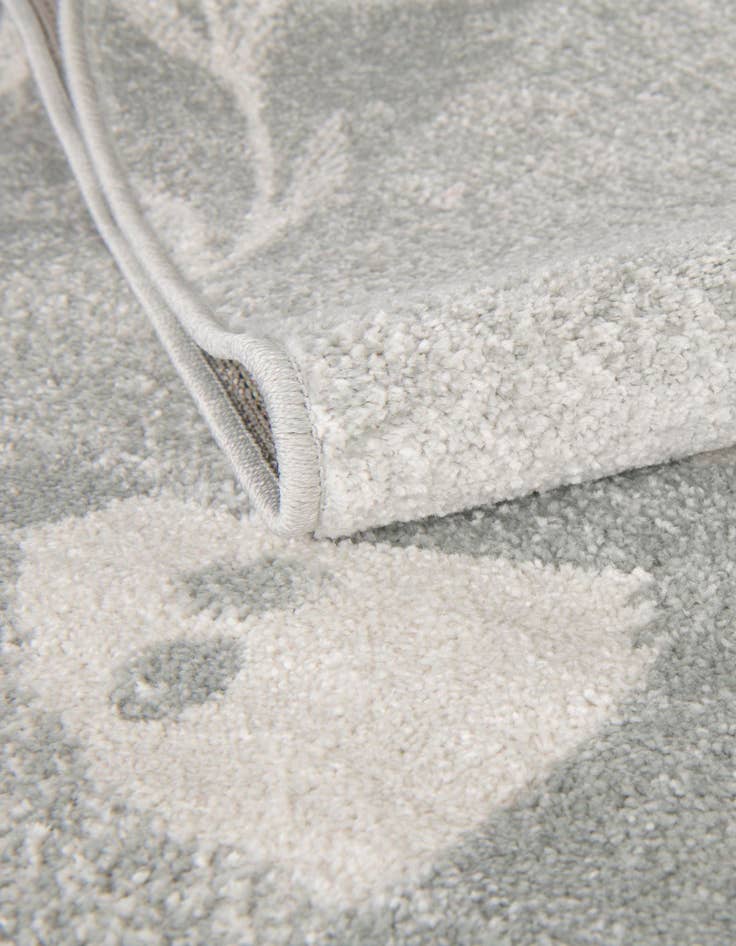 Detail image of 5' 3 x 5' 3 Animals Whimsy Kids Round Rug