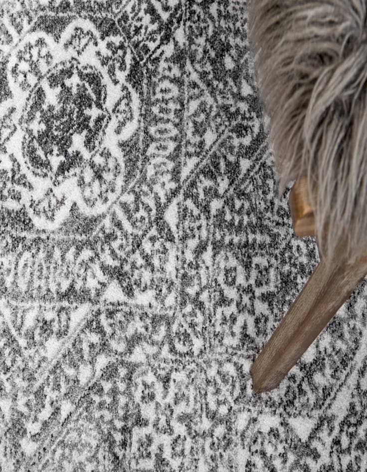 Detail image of 6' x 6' Williamsburg Round Rug
