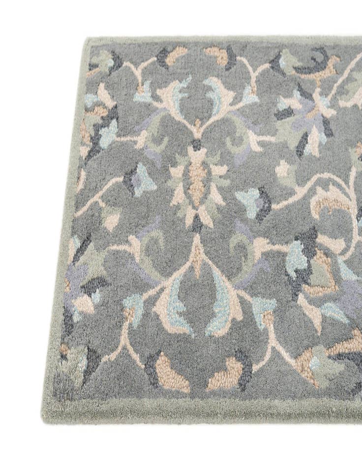 Detail image of 2' 4 x 6' Agra Runner Rug
