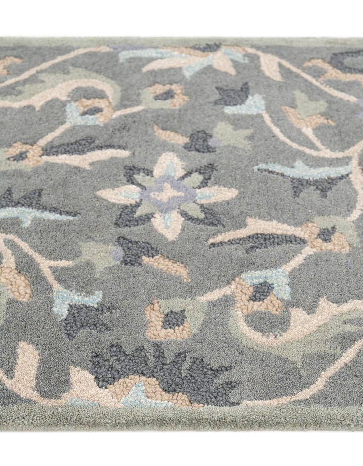 Detail image of 2' 4 x 6' Agra Runner Rug