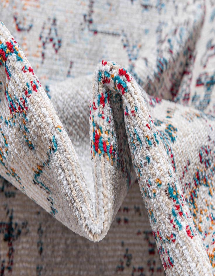 Detail image of 2' 2 x 6' Amulet Runner Rug