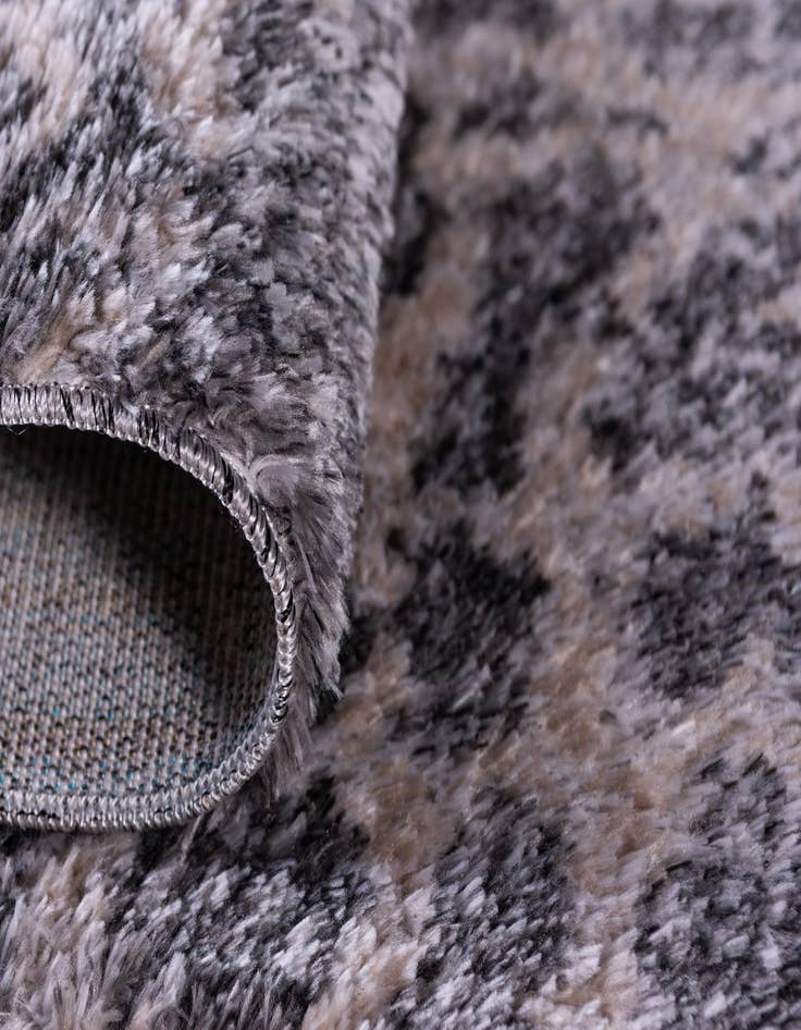 Detail image of 2' 4 x 6' Artemis Runner Rug