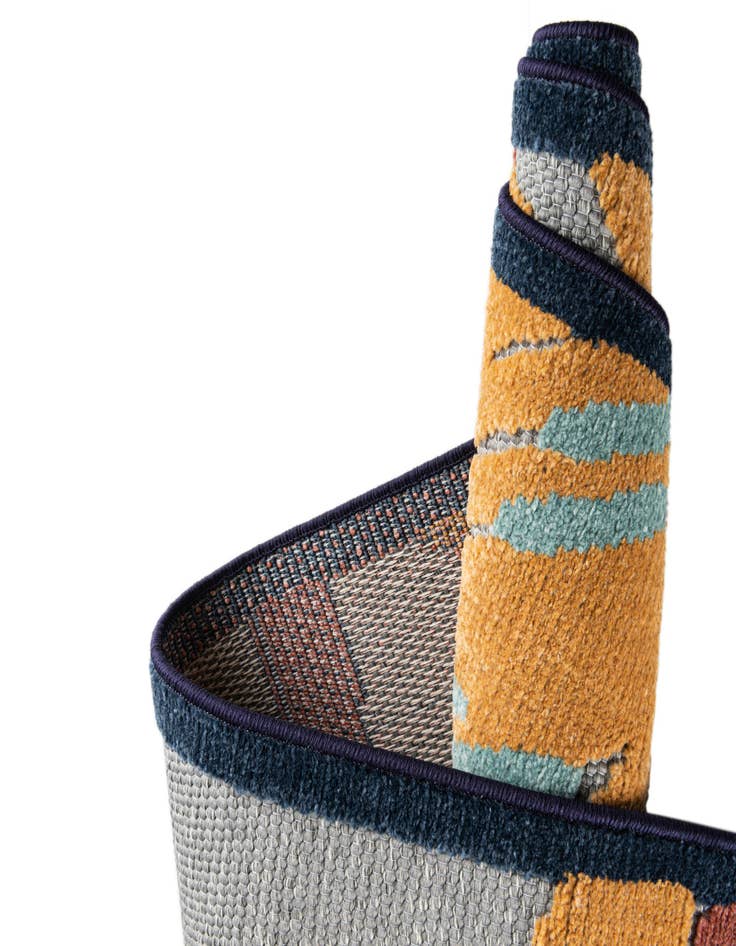 Detail image of 2' x 8'  Washable Belize Indoor / Outdoor Runner Rug