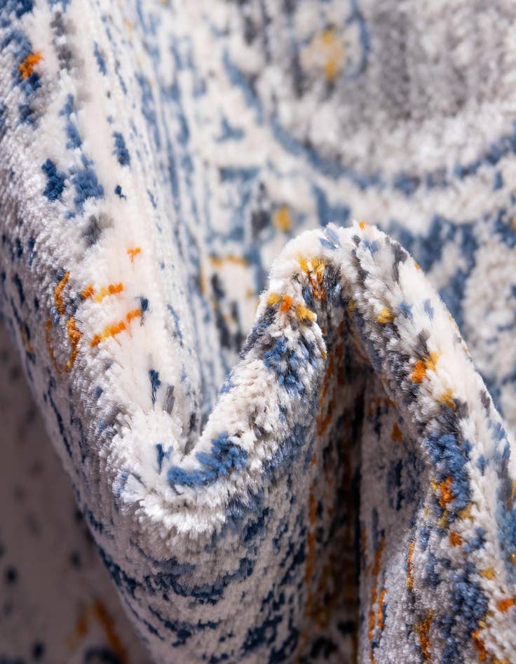 Detail image of 2' x 6' Budapest Runner Rug