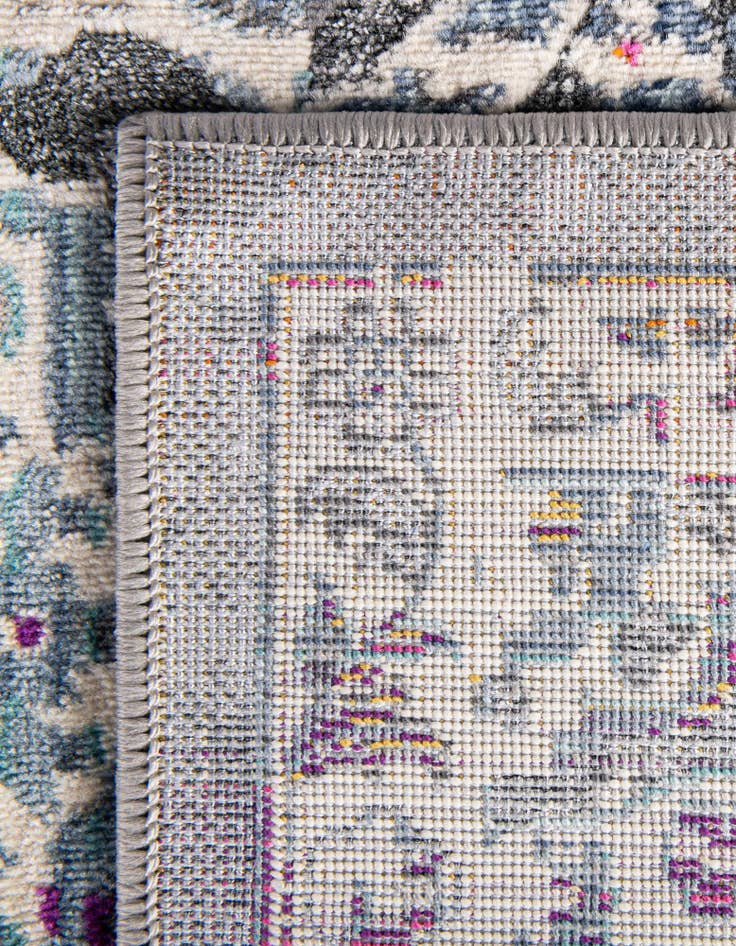 Detail image of 2' 7 x 9' 10 Budapest Runner Rug