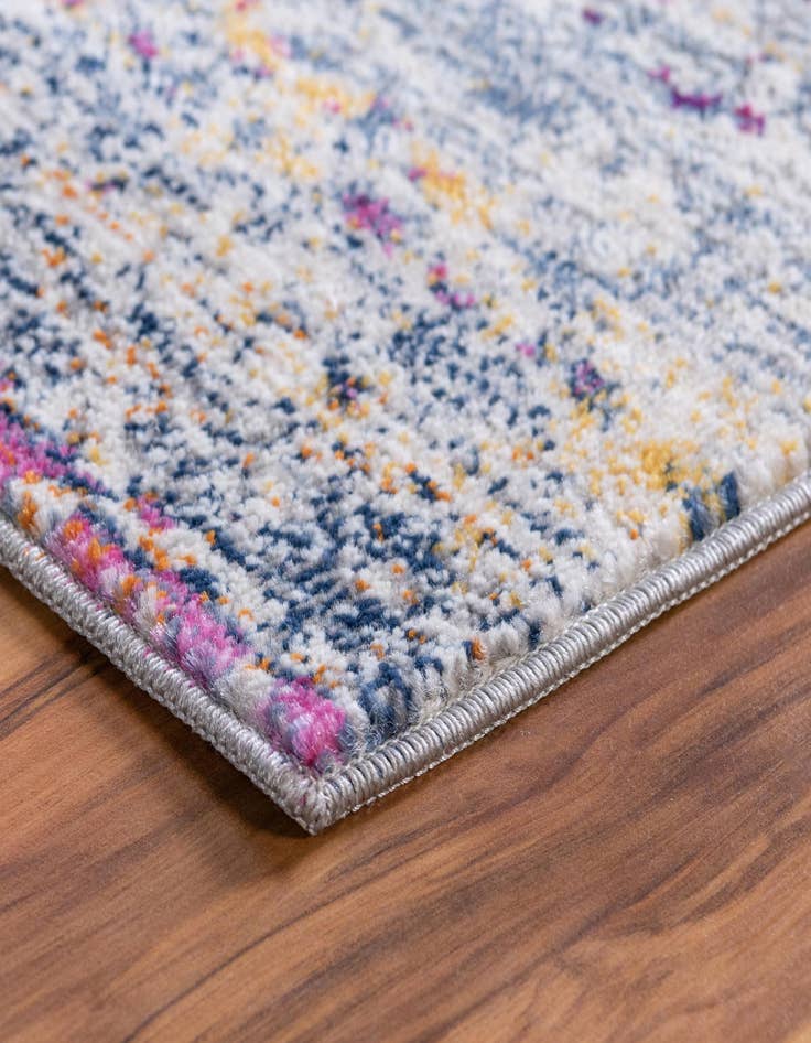 Detail image of 2' x 5' 9 Budapest Runner Rug