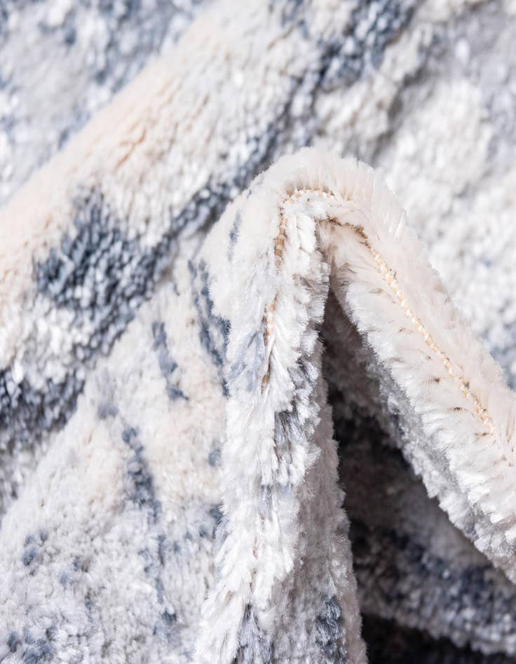 Detail image of 2' 2 x 6' Caspian Runner Rug