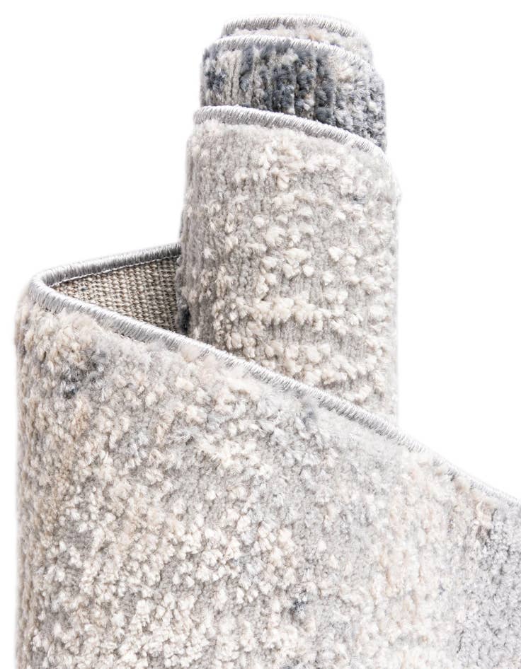 Detail image of 2' 2 x 6' Caspian Runner Rug