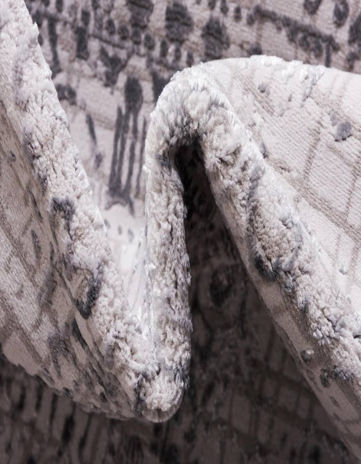 Detail image of 2' 7 x 6' Chesterfield Runner Rug