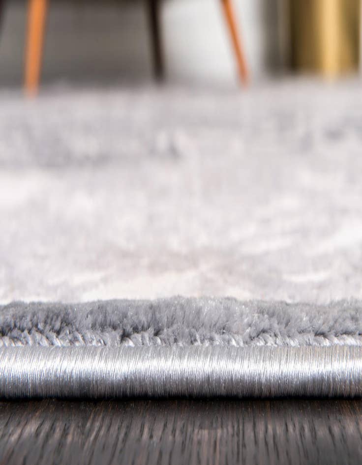 Detail image of 2' 7 x 6' Chesterfield Runner Rug