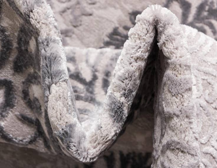 Detail image of 2' 7 x 8' 2 Chesterfield Runner Rug