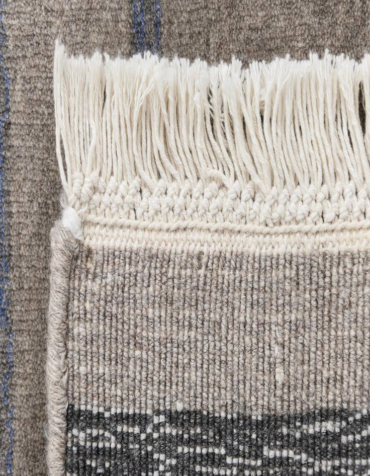 Detail image of 2' 9 x 12' 9 Darya Runner Rug