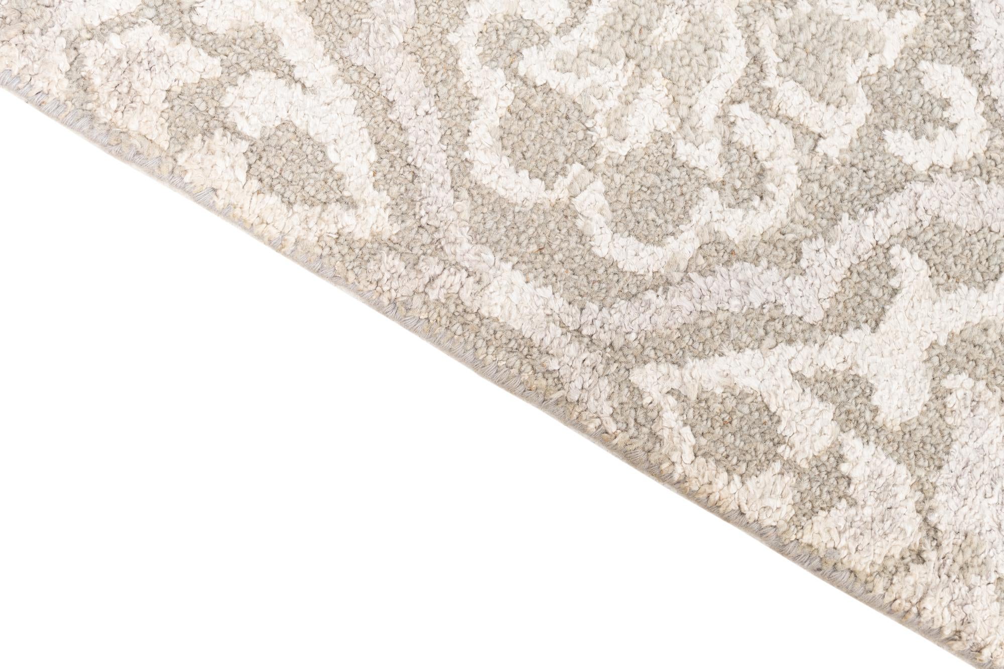 2' 9 x 8' 10 Hand Knotted Darya Runner Rug