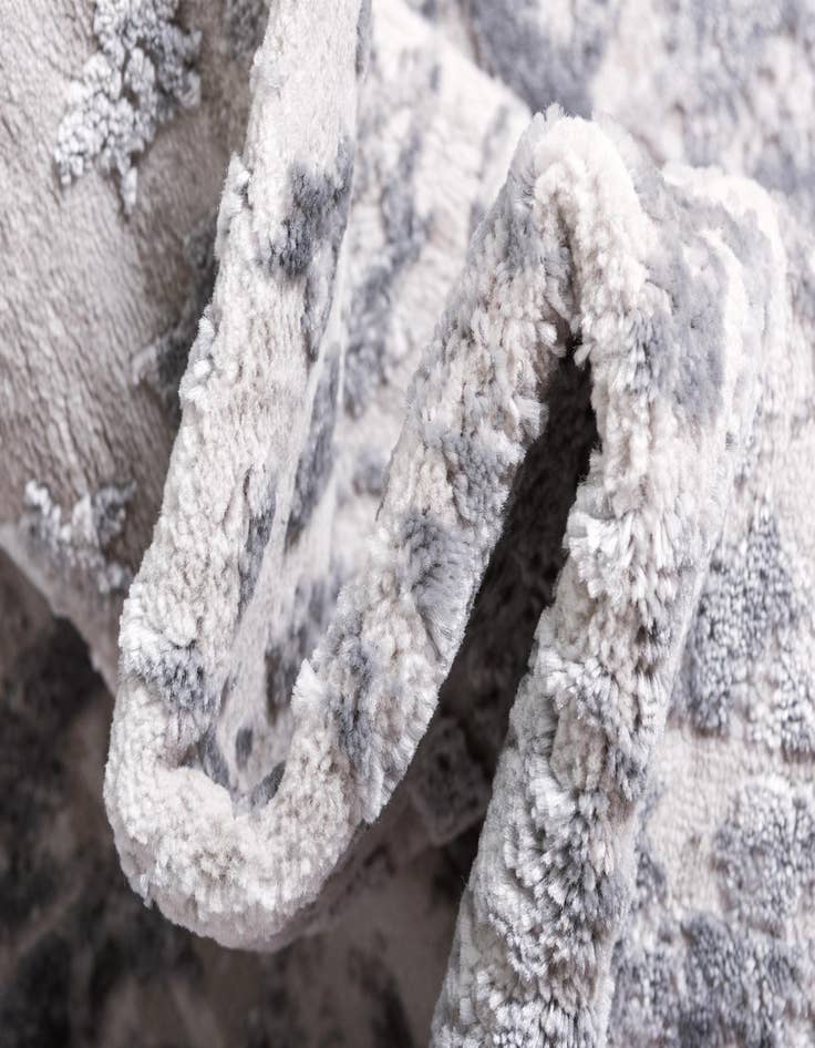 Detail image of 2' 7 x 8' 2 Derbyshire Runner Rug