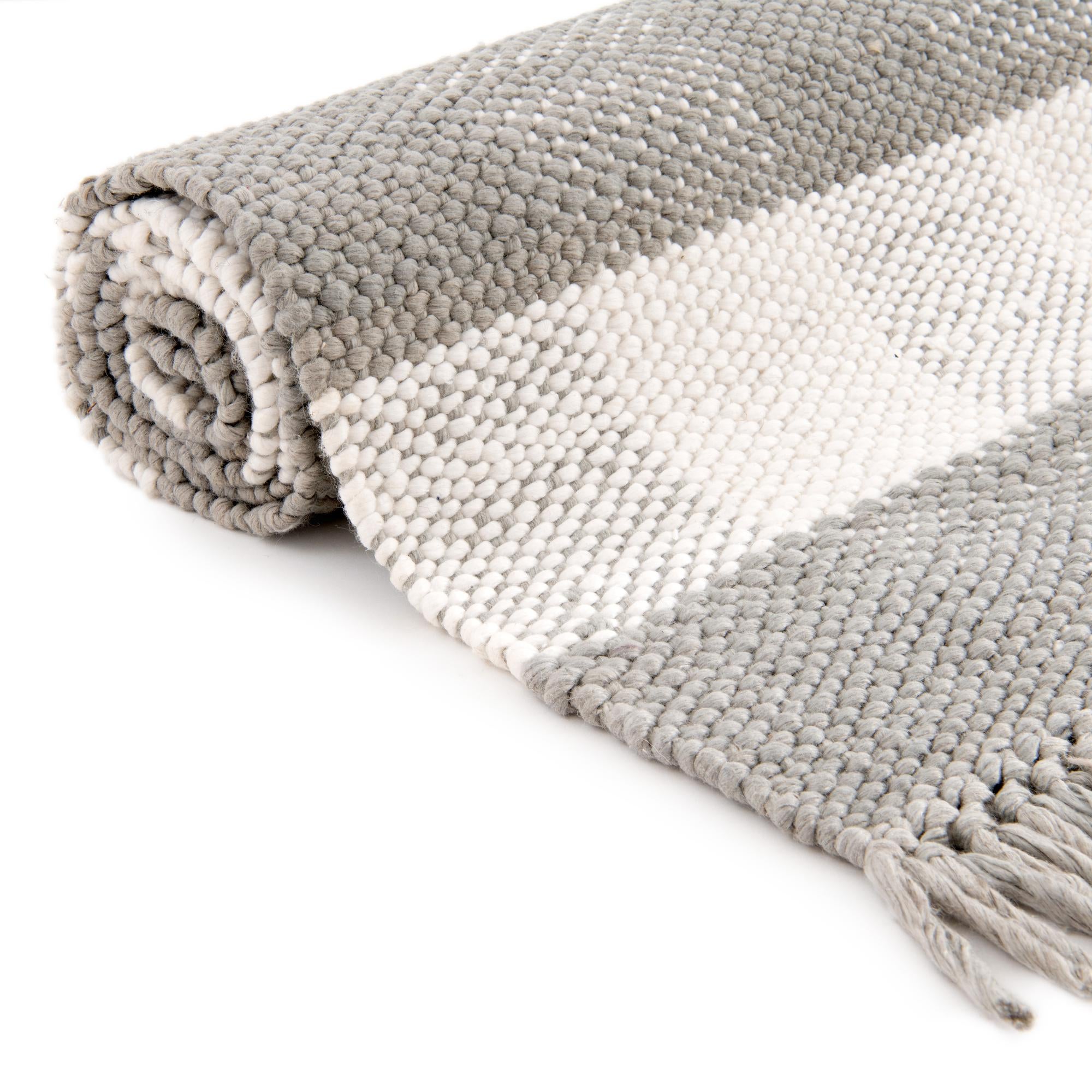 2' 7 x 10' Easy-Clean Eco Plaid Washable Indoor / Outdoor Runner Rug