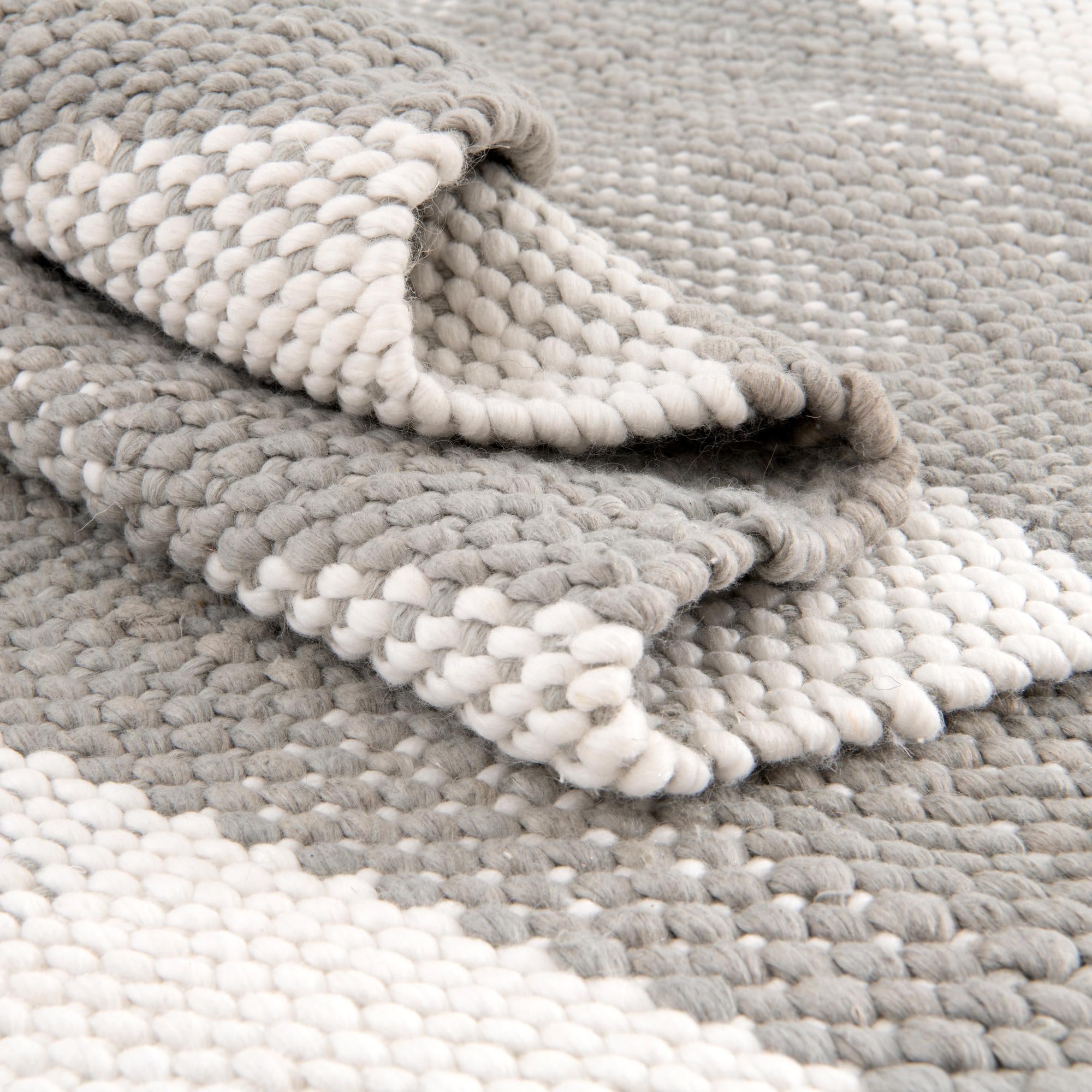 2' 7 x 10' Easy-Clean Eco Plaid Washable Indoor / Outdoor Runner Rug