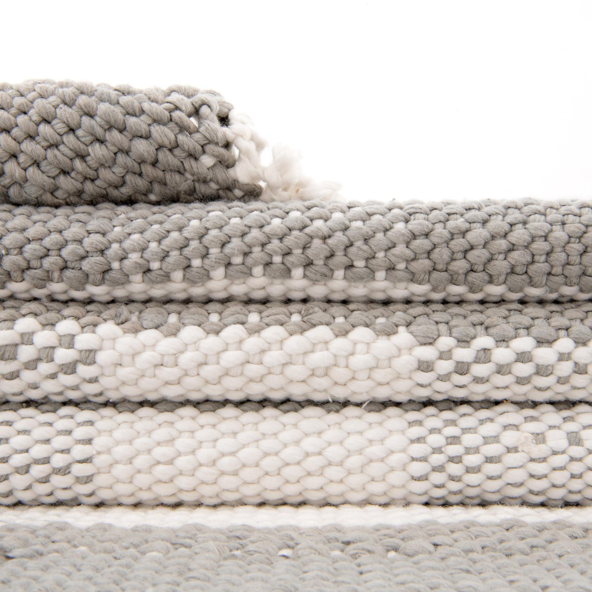 2' 7 x 10' Easy-Clean Eco Plaid Washable Indoor / Outdoor Runner Rug