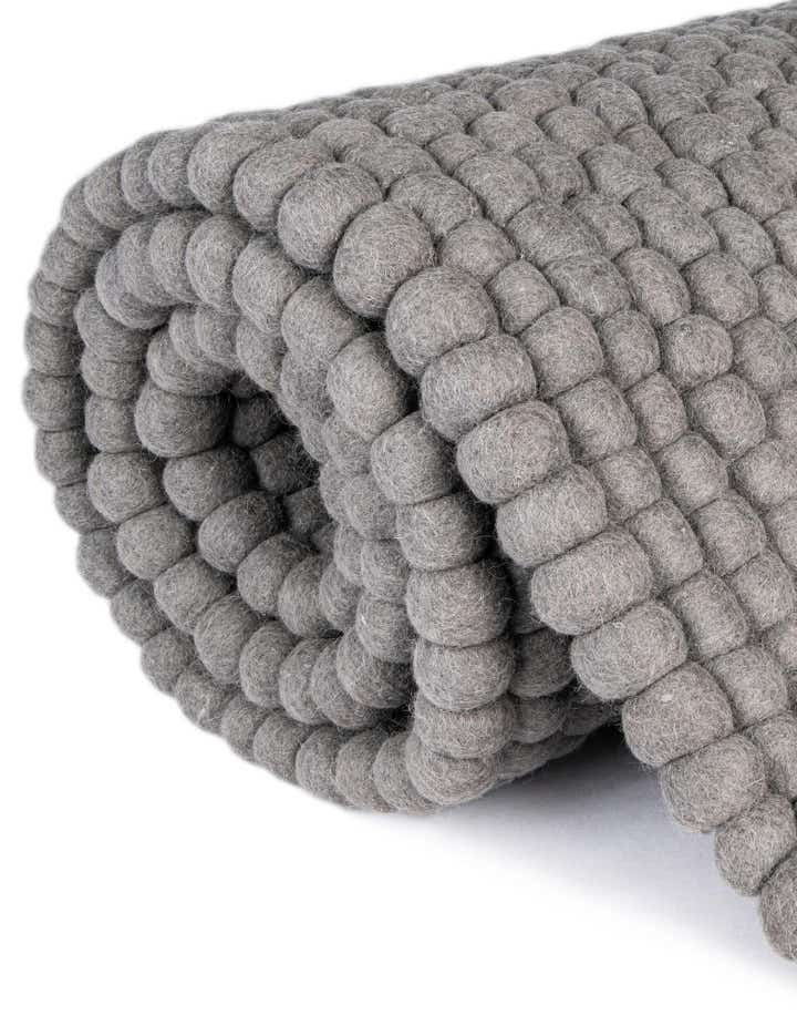 2' x 4' 1 Hand Woven Felt Ball Wool Runner Rug