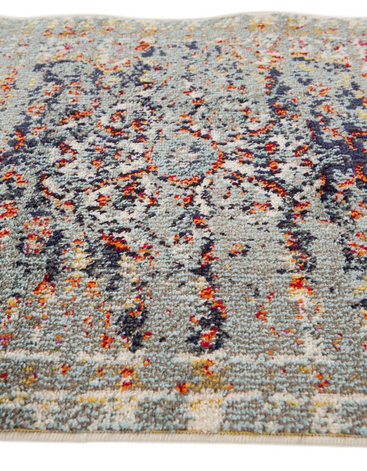 Detail image of 2' 6 x 7' 10 Fleur Runner Rug